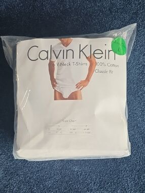 Calvin Klein White and Black T-Shirt 6 Pack  L Size NWT